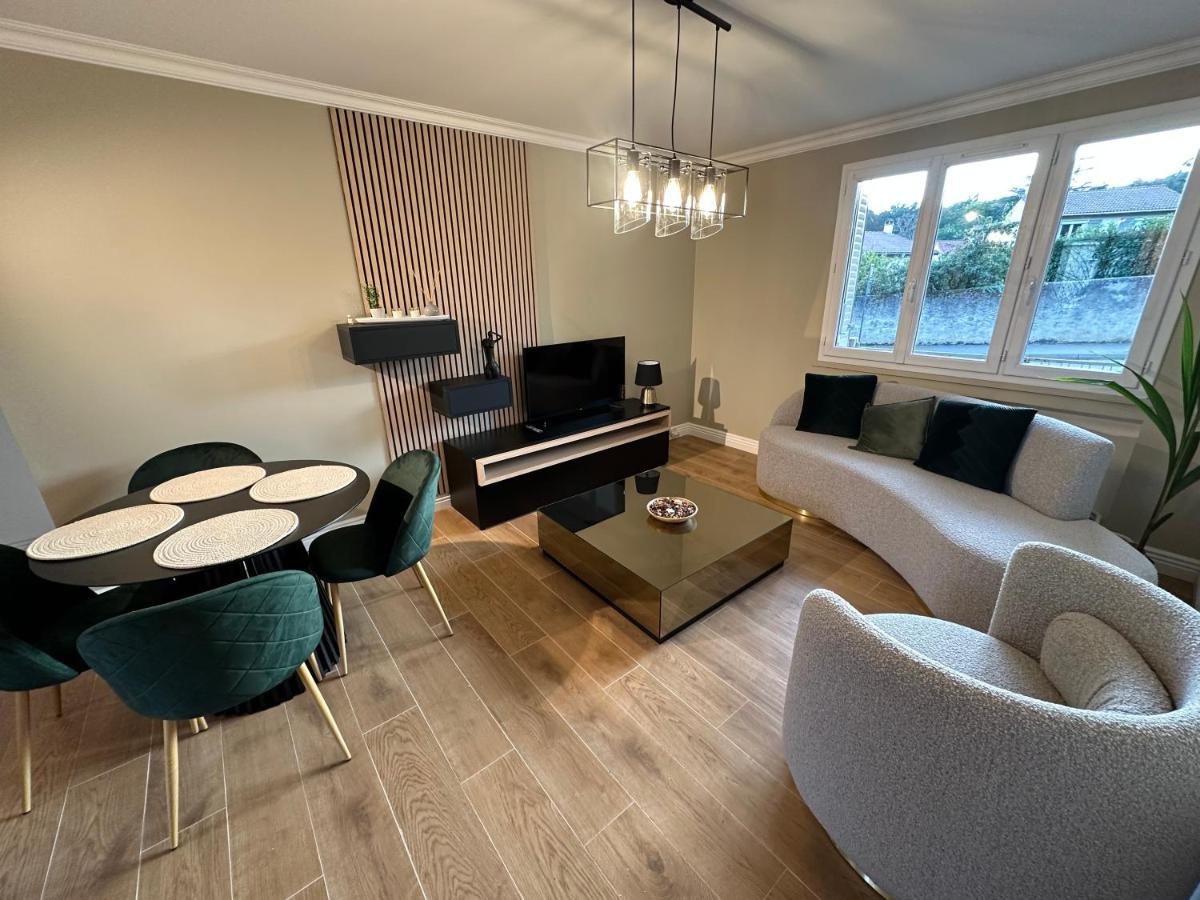 Appartement Minois à Saint-Genet-Lerpt Extérieur photo